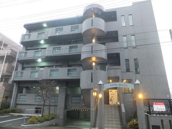 エントランス(★閑静な住宅街のお洒落なマンションです★)