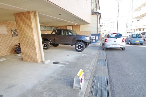駐車場(★駐車場★)