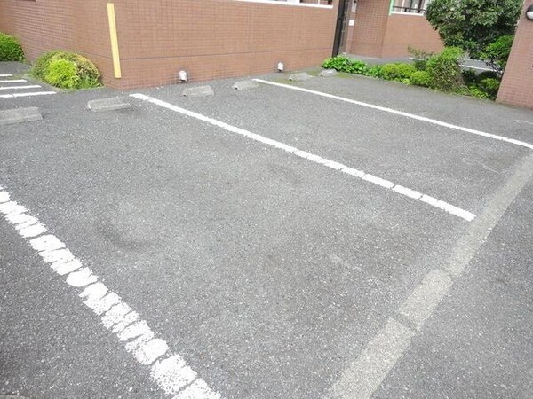 駐車場(★　駐車場　★)