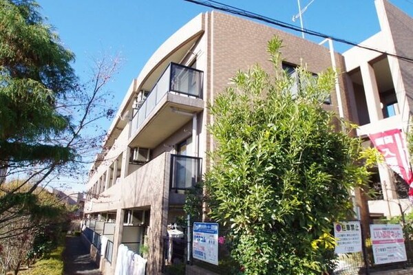 外観(★　どっしりとした安心感のある建物です　★)