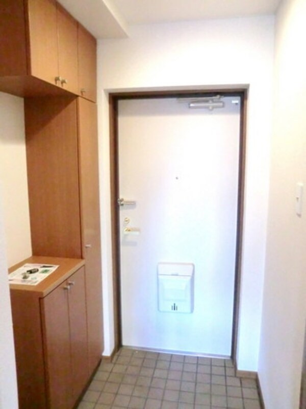 玄関(反転タイプの場合もございます)