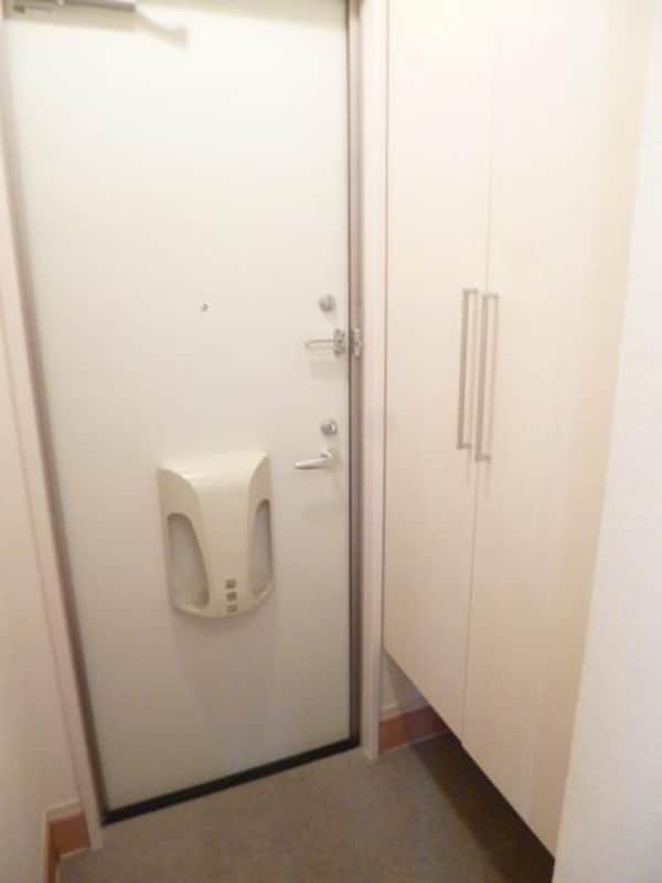 玄関(★収納たっぷりの玄関です★)
