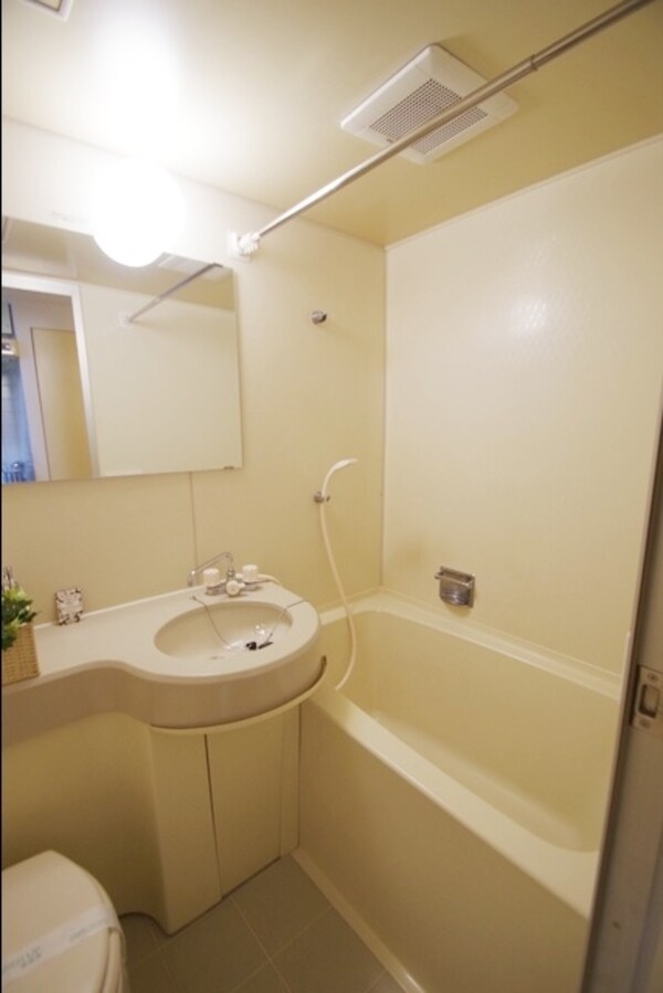 バス／シャワールーム等(★清潔感のある浴室★)