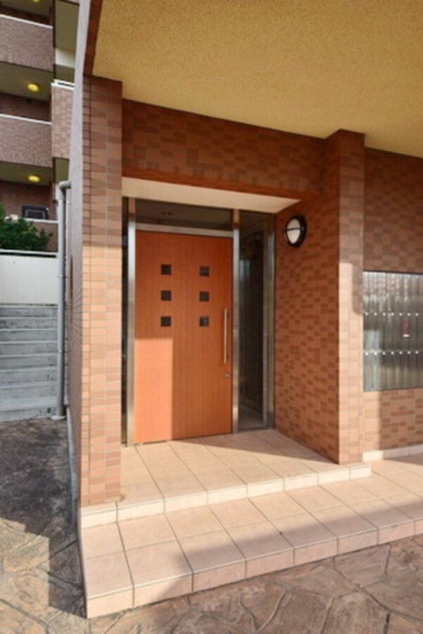 エントランス(★見学希望等はタウンハウジング中央林間店までお気軽に♪★)