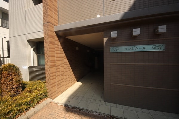 エントランス(★見学希望等はタウンハウジング中央林間店までお気軽に♪★)