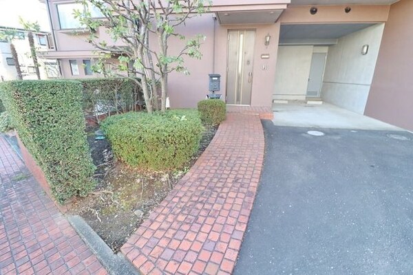 エントランス(★見学希望等はタウンハウジング中央林間店までお気軽に♪★)