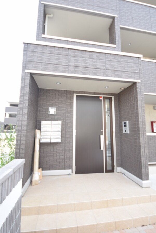 エントランス(★見学希望等はタウンハウジング中央林間店までお気軽に♪★)