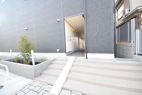 エントランス(★見学希望等はタウンハウジング中央林間店までお気軽に♪★)