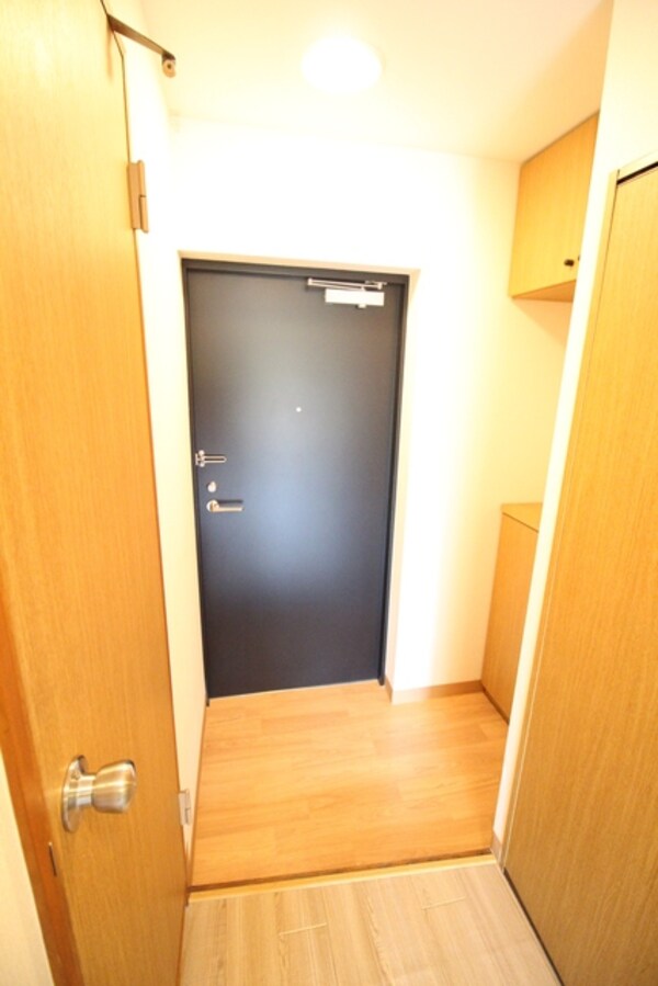 玄関(※別部屋参考写真です)