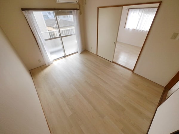 寝室(※別部屋参考写真です)