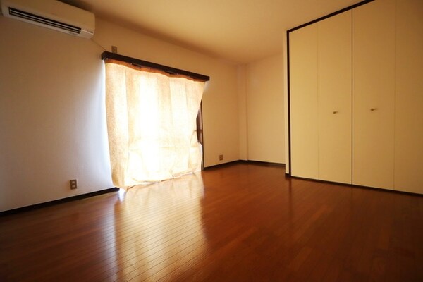 子供部屋(※別部屋参考写真です)