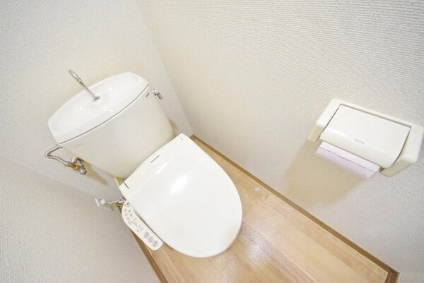 トイレ(同物件別部屋)