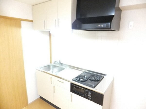 キッチン(☆　システムキッチン２口でお料理も便利です　☆)