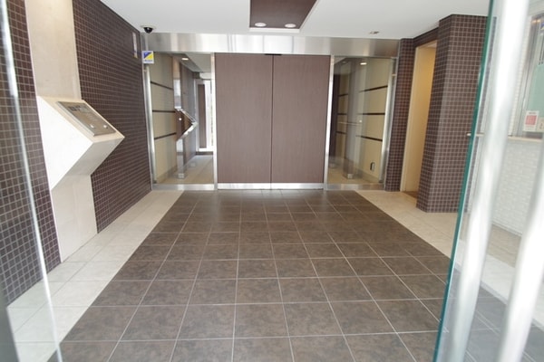 エントランス(★エントランス前も綺麗に整頓されてます★)