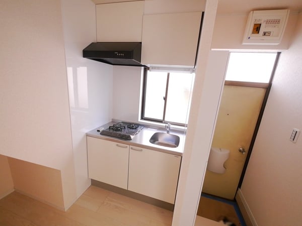 キッチン(★窓のあるキッチンなので換気もしやすいですね★)