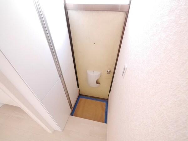 玄関(★大き目の靴箱付き★)