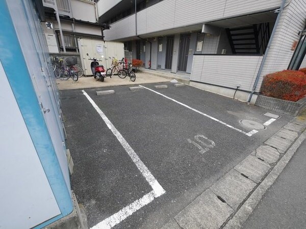 駐車場(★賃貸物件のお問い合わせはタウンハウジング登戸店まで★)