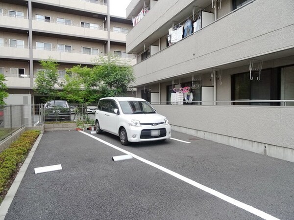 駐車場(★賃貸物件のお問い合わせはタウンハウジング登戸店まで★)