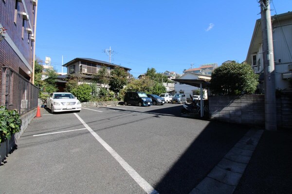 駐車場(★賃貸物件のお問い合わせはタウンハウジング登戸店まで★)