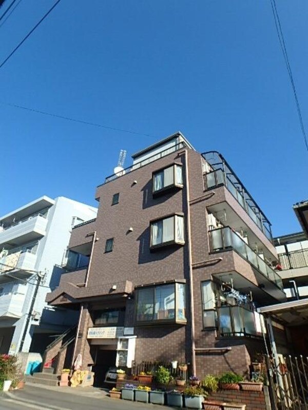ロビー(★駅まで平坦な道のりです★)