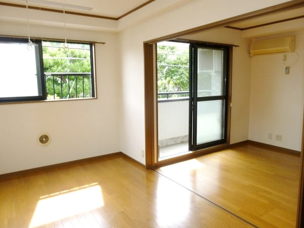 リビング・居室(★お部屋探しはタウンハウジング稲田堤店まで★)