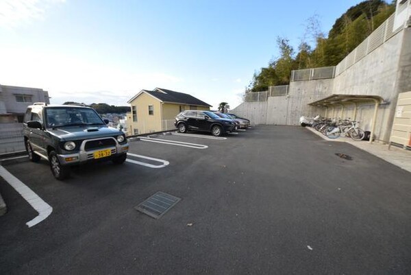 駐車場(★お問い合わせはタウンハウジング新百合ヶ丘店まで★)