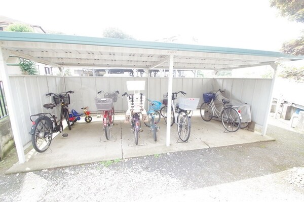 共有部分(★屋根付き駐輪です★★タウンハウジング向ヶ丘遊園店まで★)