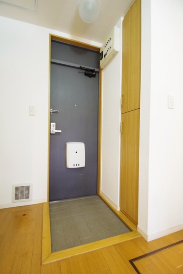 玄関(※別部屋参考写真※)
