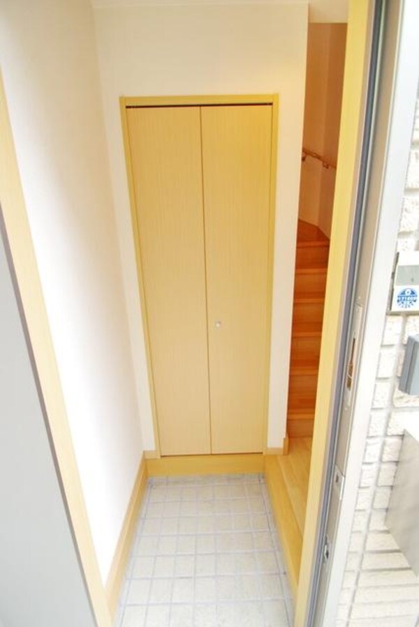 玄関(★タウンハウジング稲田堤店までお問い合わせくださいませ★)
