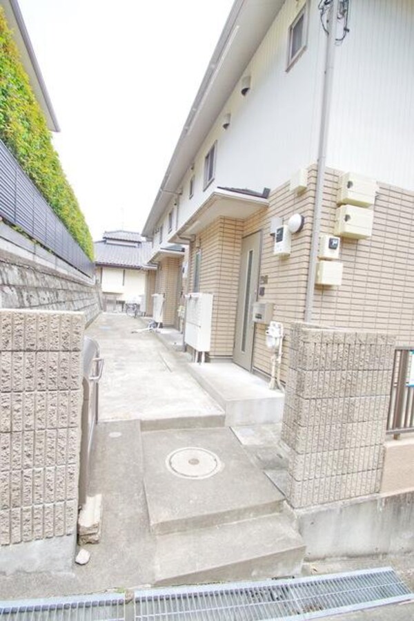 エントランス(★タウンハウジング稲田堤店までお問い合わせくださいませ★)
