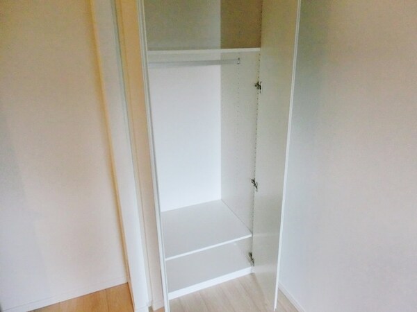収納(★5.9帖の洋室の収納スペースです★)