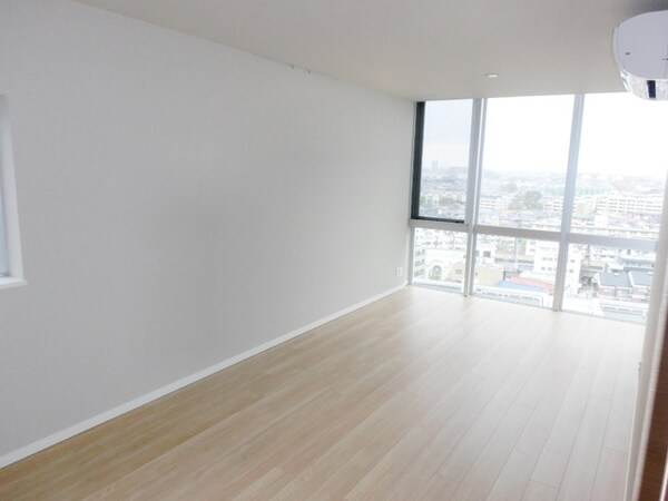 リビング・居室(★２面採光で広々使えるリビングとなっております★)