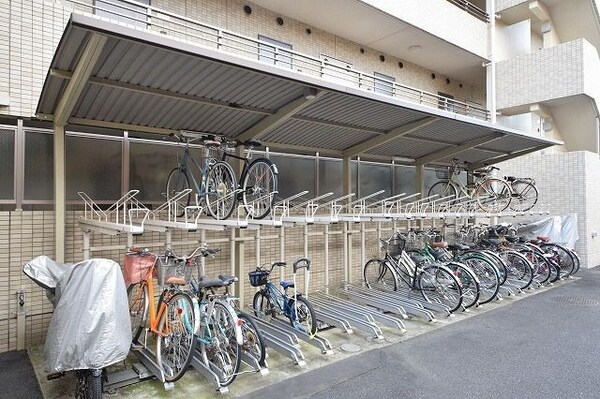 共有部分(★ルーフ付きの駐輪場です★)