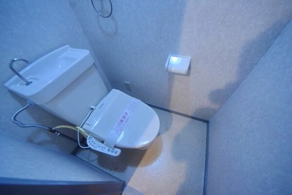 トイレ(★温水洗浄暖房便座付きのトイレです★)