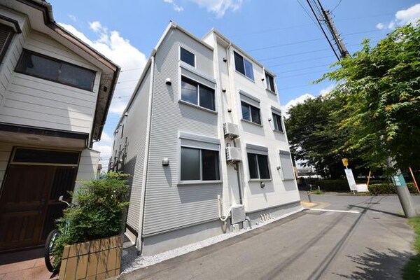 外観(風通しの良い角地の建物です)