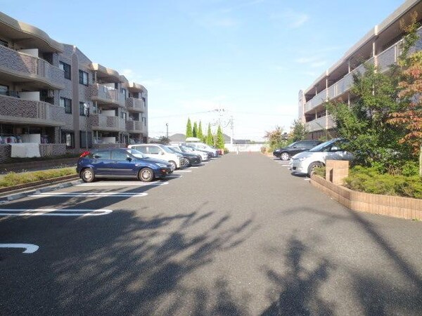 駐車場(★駐輪場の空きは要確認です★)