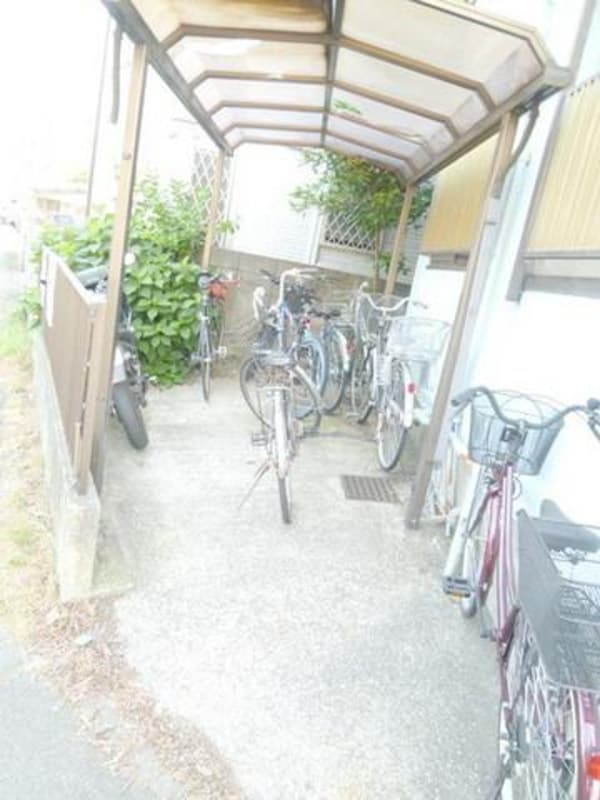 共有部分(★ルーフ付きの駐輪場です★)