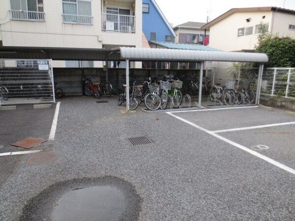 駐車場(★駐車場と駐輪場です★)
