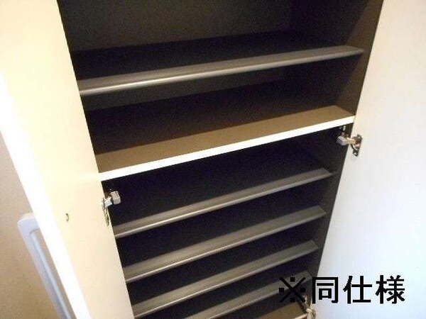設備(シューズＢＯＸ)