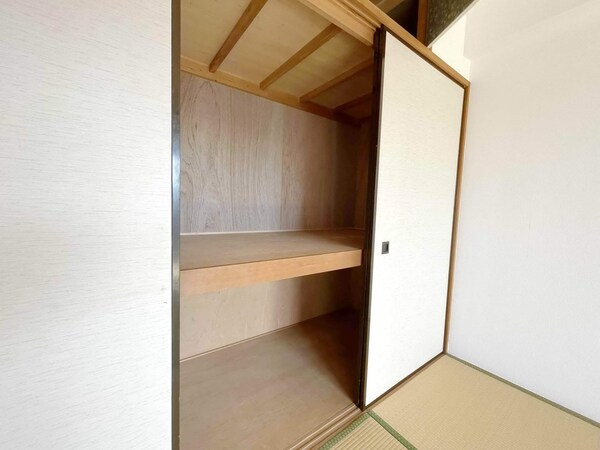 収納(★大きい押し入れです★)