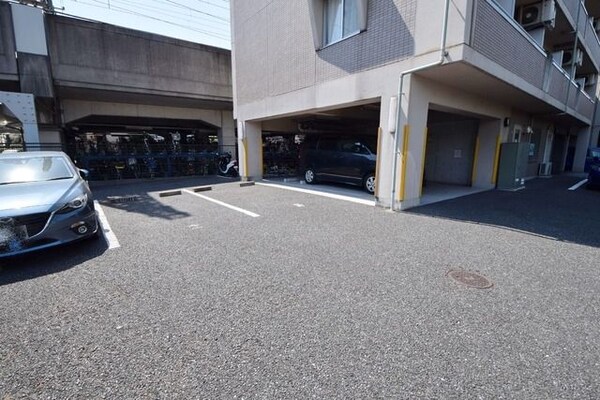 駐車場(★敷地内駐車場です★)