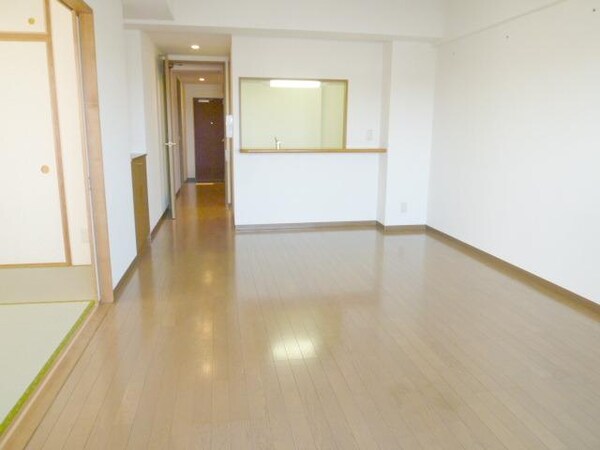 リビング・居室(★お洒落なカウンターキッチン付です★)