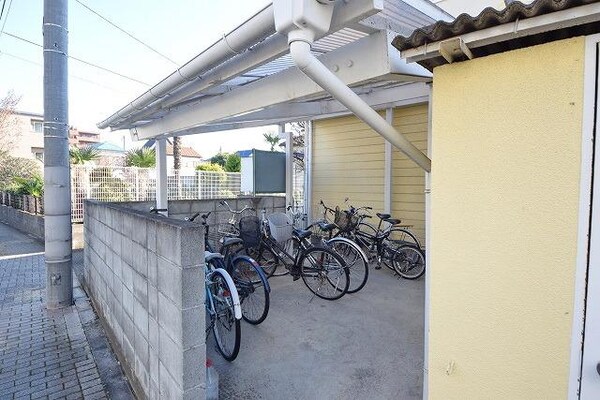 共有部分(★ルーフ付きの駐輪場です★)