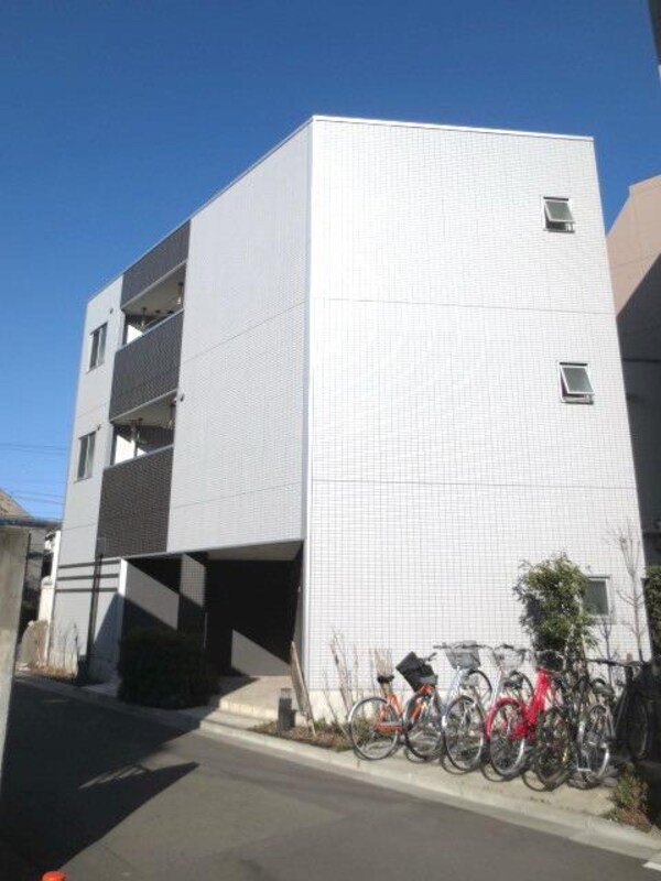 外観(★３階建てのマンションです★)