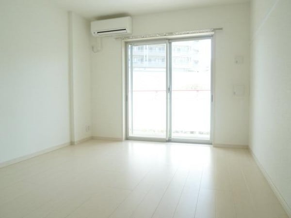 リビング・居室(★洋室8帖広めのお部屋です　※別部屋のお写真です★)