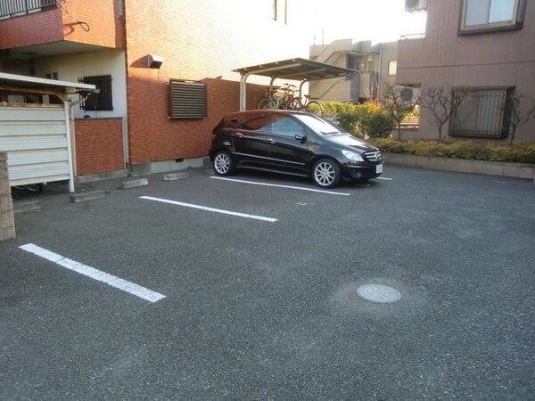 駐車場(★敷地内駐車場です・要空確認★)