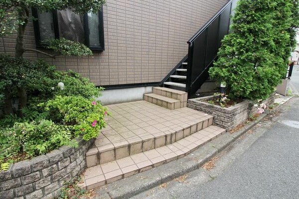 エントランス(★こちらが入口です★)