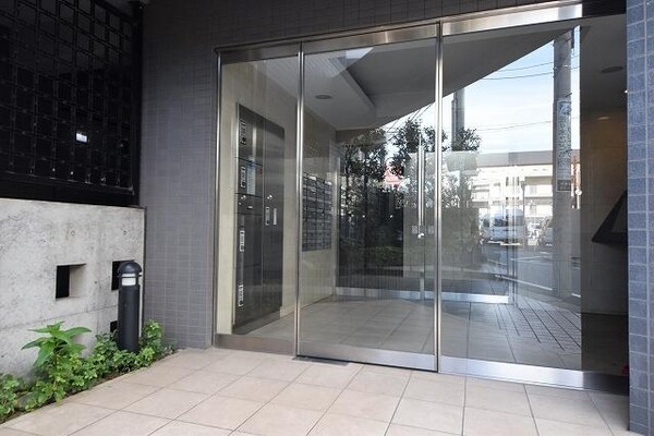 エントランス(★安心のオートロック付きエントランス・宅配ボックス付きです★)