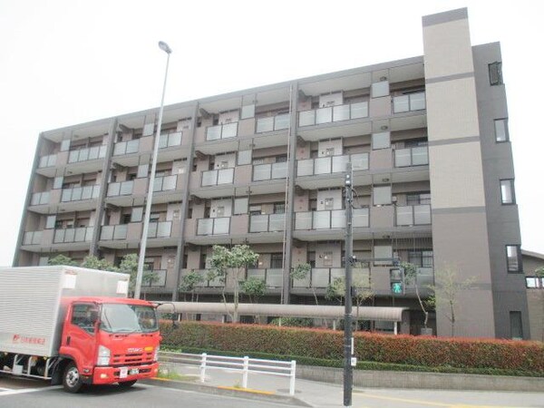外観(★駅前に堂々と構えてます★)