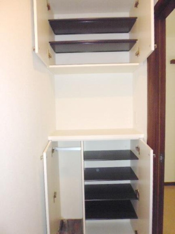 収納(★収納豊富なシューズＢＯＸです★)